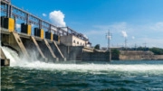 Come funziona una centrale idroelettrica: breve storia e meccanismi di