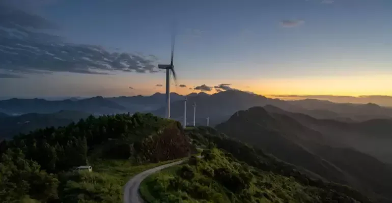 Paesaggi rinnovabili, 12 proposte per una giusta transizione energetica. Documento a firma di Fai, Legambiente, Wwf Italia