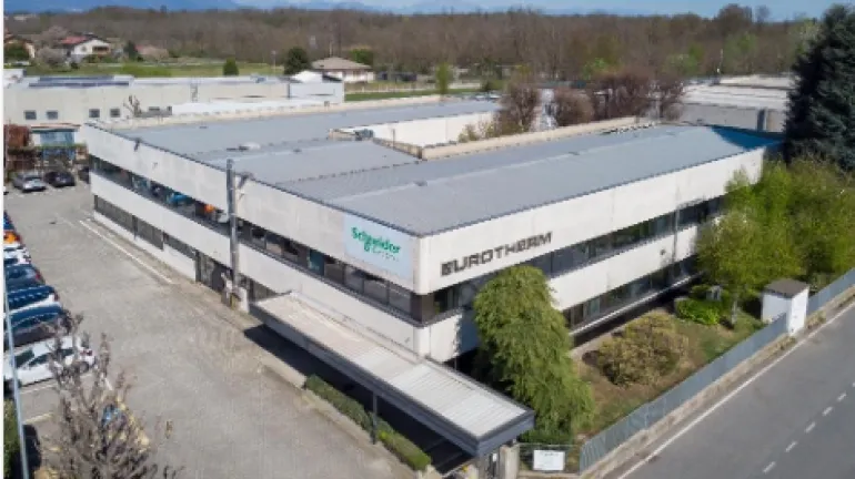 Schneider Electric: la sede di Eurotherm  il primo edificio italiano del gruppo 