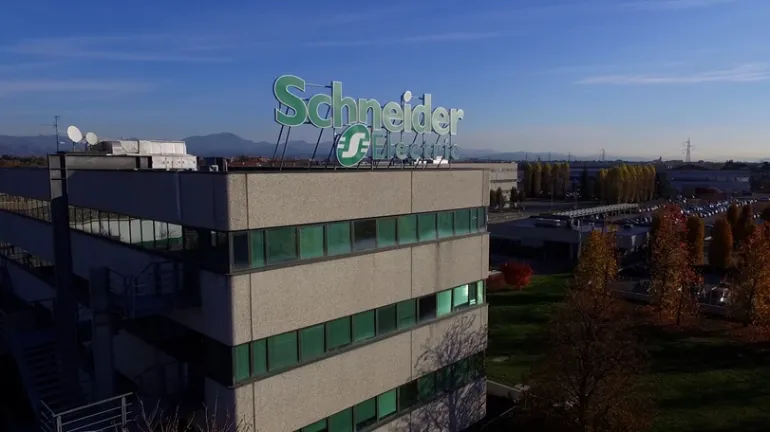 Schneider Electric lancia il programma Materialize per la decarbonizzazione della supply chain delle risorse naturali