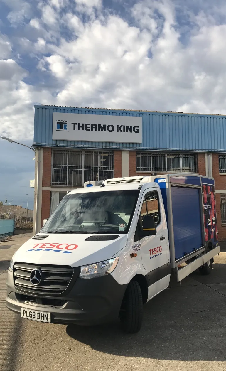 Tesco Dot-Com aumenta la sua flessibilit grazie alle unit di refrigerazione elettriche E-200 di Thermo King